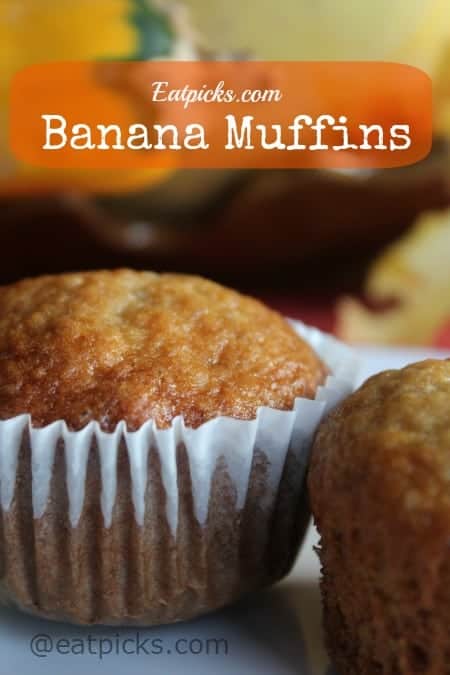 Homemade banana muffins are easy to make and delicious. Full of ripe bananas, vanilla and organic sugar, these are the perfect treat for snacks or lunchbox!