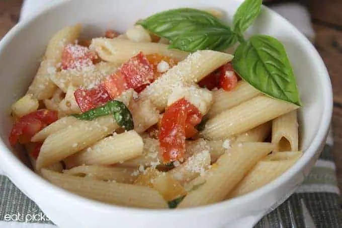 bruschetta pasta is simple and full of fresh tomatoes and basil! 