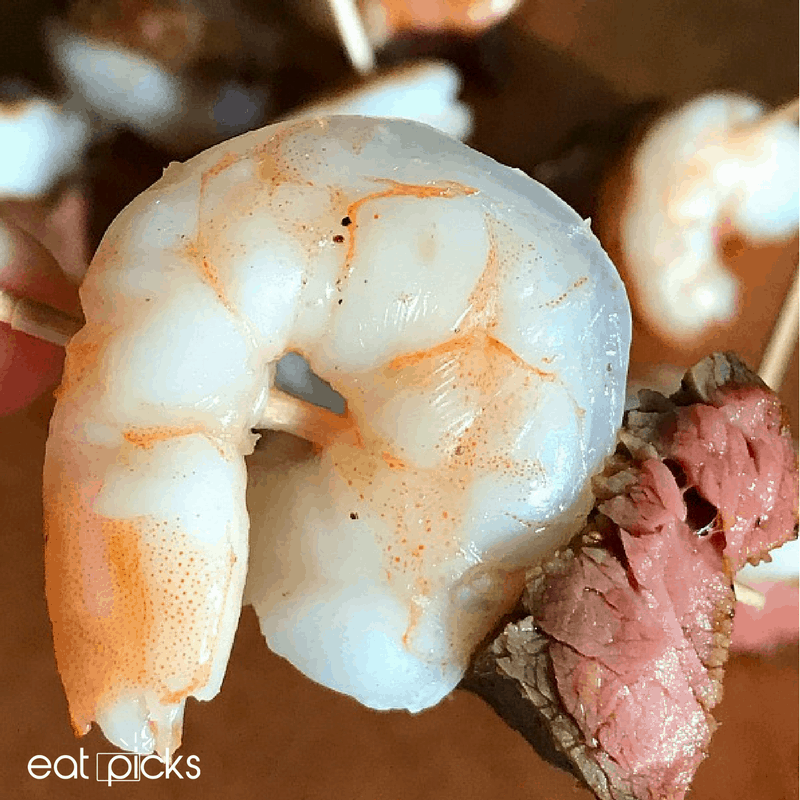 Easy Surf & Turf Appetizer Bites are full of delicious steak and shrimp. Perfect for entertaining.