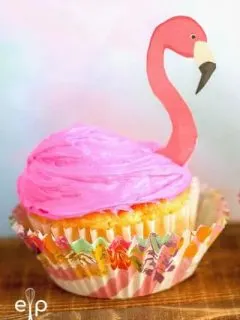 Flamingo cupcakes with flamingo topper