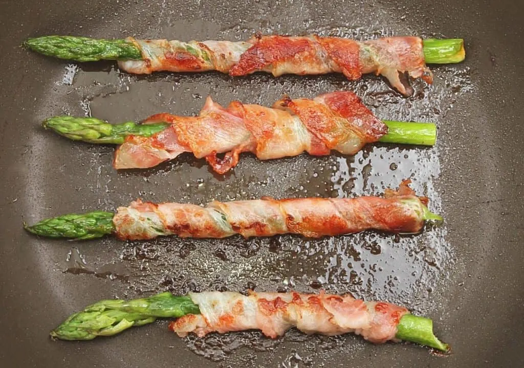 Pan seared asparagus and prosciutto