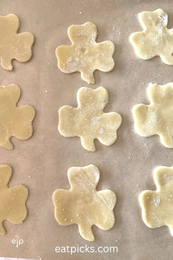 shamrock shaped sugar cookies 
